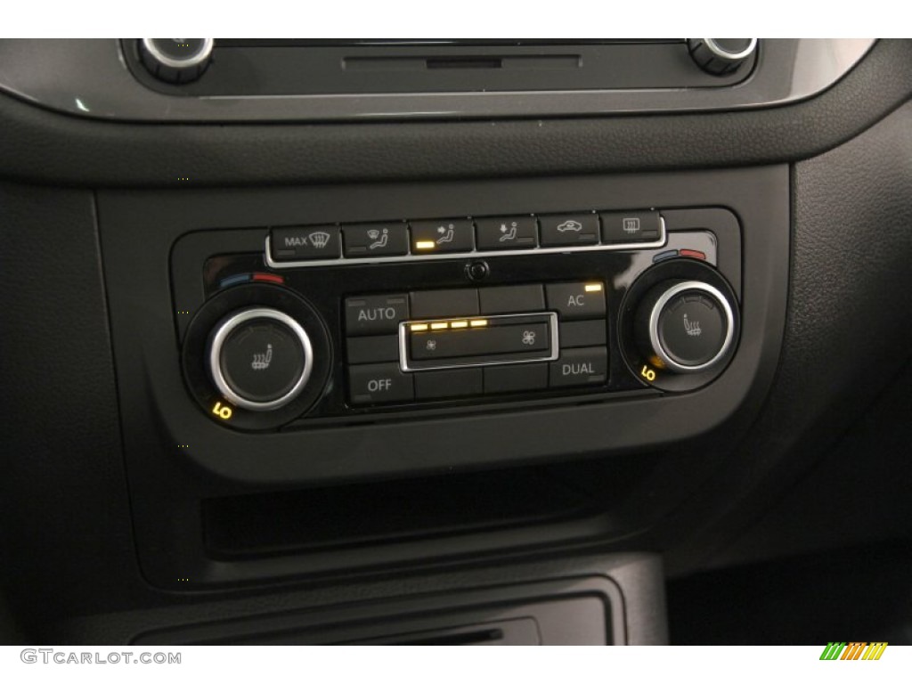 2012 Tiguan SEL 4Motion - Deep Black Metallic / Black photo #9