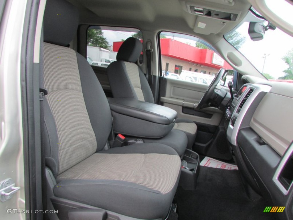 2010 Ram 2500 Laramie Crew Cab 4x4 - Austin Tan Pearl / Light Pebble Beige/Bark Brown photo #21