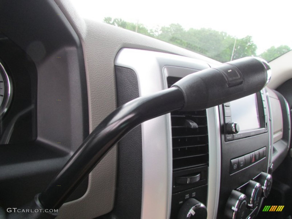 2010 Ram 2500 Laramie Crew Cab 4x4 - Austin Tan Pearl / Light Pebble Beige/Bark Brown photo #33
