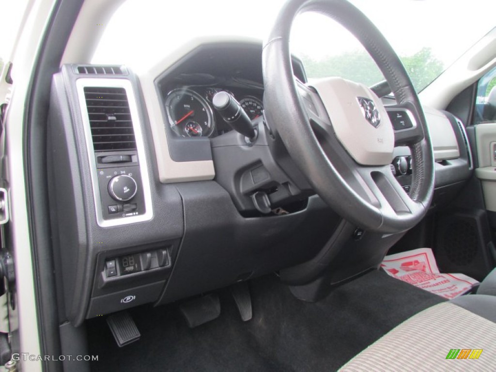 2010 Ram 2500 Laramie Crew Cab 4x4 - Austin Tan Pearl / Light Pebble Beige/Bark Brown photo #40