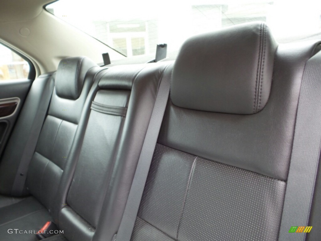 2009 MKZ Sedan - Vivid Red Metallic / Dark Charcoal photo #10