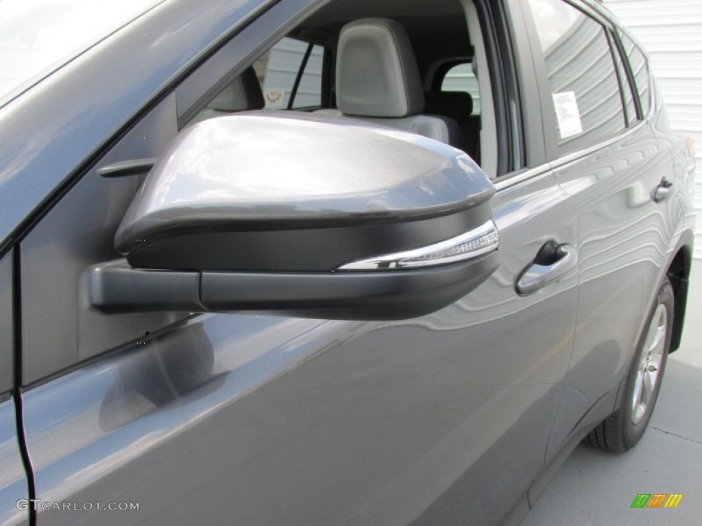 2015 RAV4 XLE - Magnetic Gray Metallic / Ash photo #12