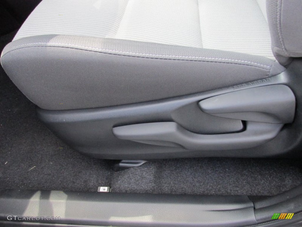 2015 RAV4 XLE - Magnetic Gray Metallic / Ash photo #22