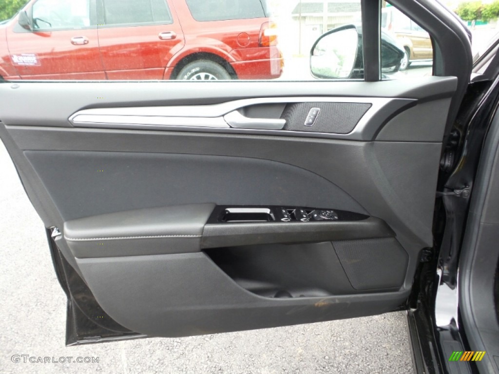 2016 Fusion SE - Shadow Black / Charcoal Black photo #14