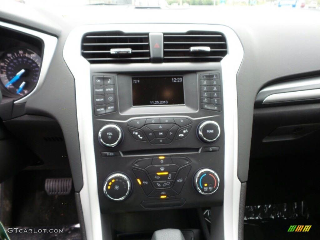 2016 Fusion SE - Shadow Black / Charcoal Black photo #19