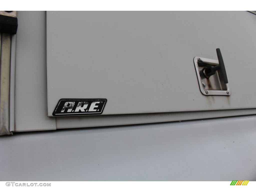 2006 Ram 2500 ST Quad Cab 4x4 - Bright White / Medium Slate Gray photo #16