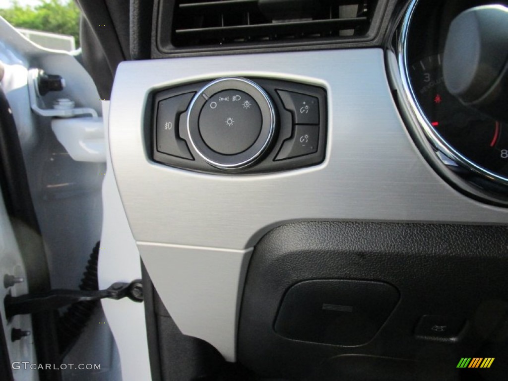 2015 Mustang GT Premium Coupe - Oxford White / Ebony photo #30