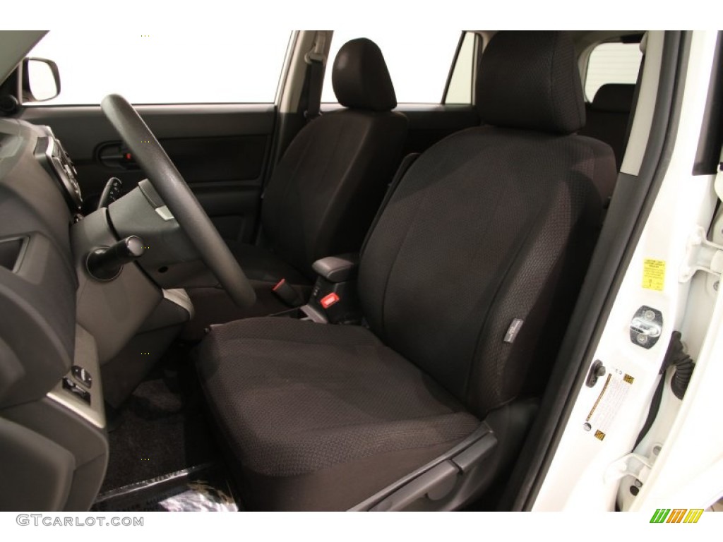 2010 xB  - Super White / RS Black photo #5
