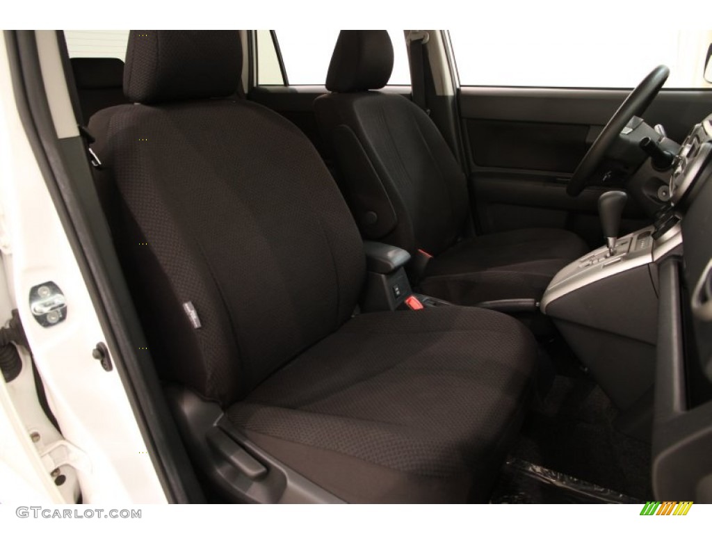 2010 xB  - Super White / RS Black photo #11