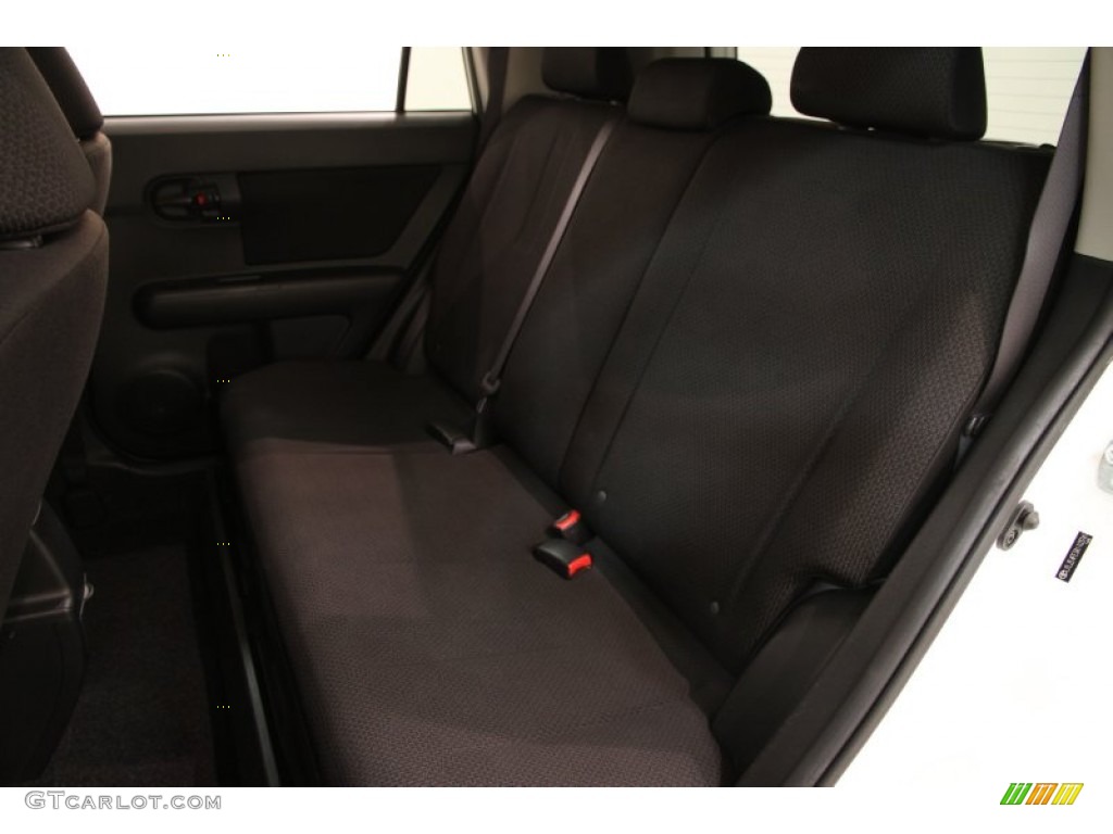 2010 xB  - Super White / RS Black photo #13