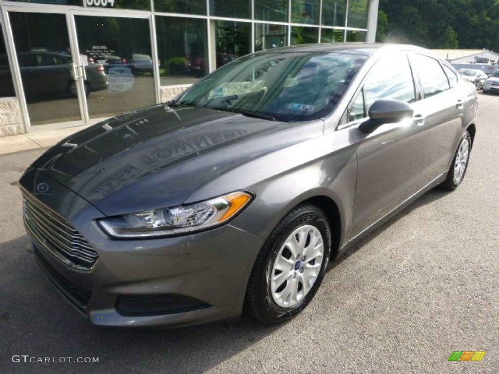 2013 Fusion S - Sterling Gray Metallic / Earth Gray photo #8