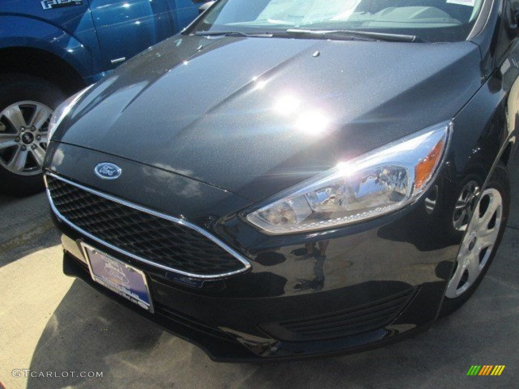 2015 Focus S Sedan - Tuxedo Black Metallic / Charcoal Black photo #12