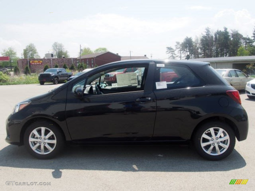Black Sand Pearl 2015 Toyota Yaris 3-Door LE Exterior Photo #104499945
