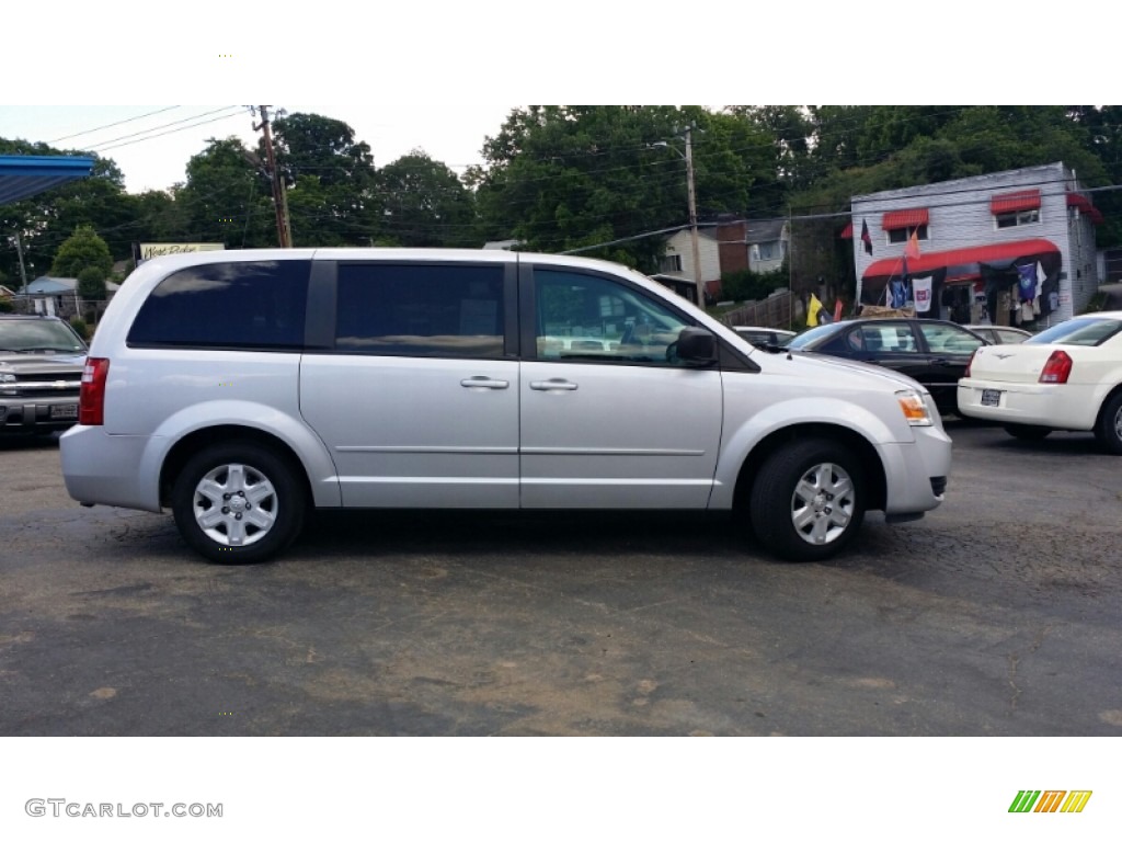 Bright Silver Metallic Dodge Grand Caravan