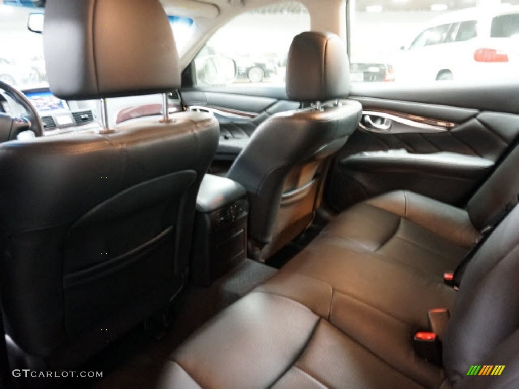 2014 Q70 3.7 AWD - Liquid Platinum / Graphite photo #24