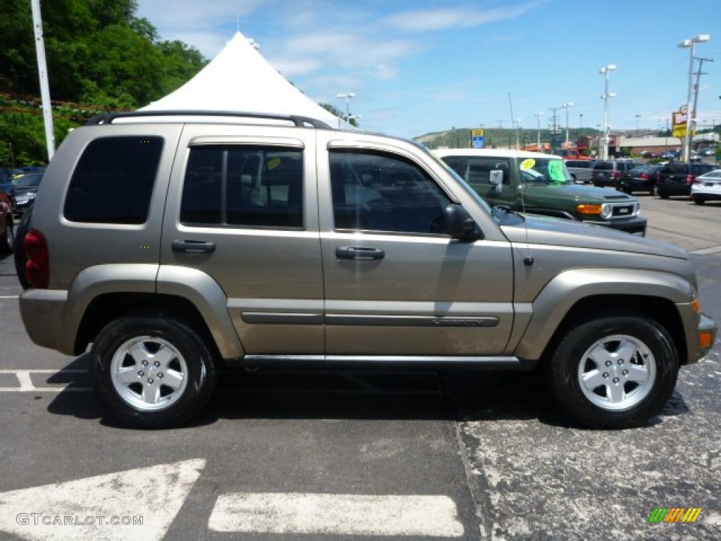 2007 Liberty Sport 4x4 - Light Khaki Metallic / Medium Slate Gray photo #7