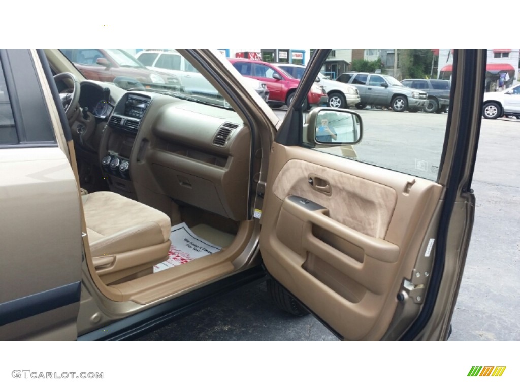 2004 CR-V EX 4WD - Mojave Mist Metallic / Saddle photo #8