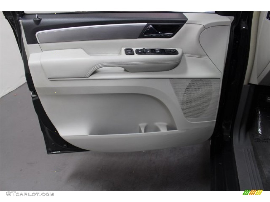 2011 Routan SEL - Twilight Gray Metallic / Aero Gray photo #17