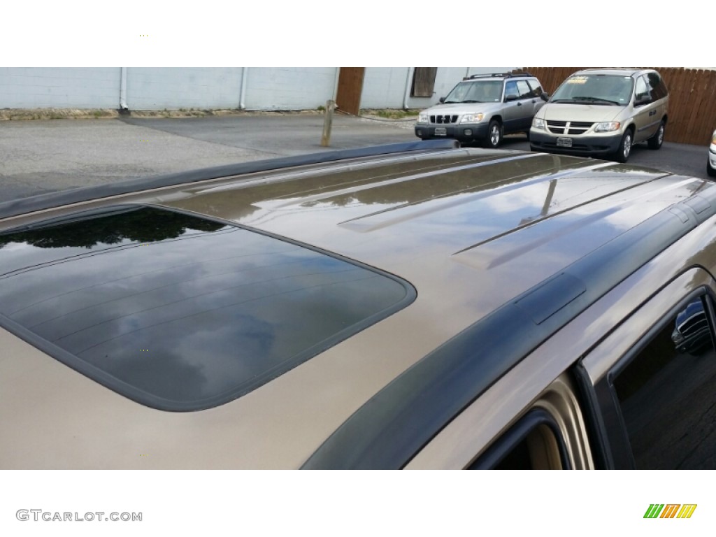 2004 CR-V EX 4WD - Mojave Mist Metallic / Saddle photo #31