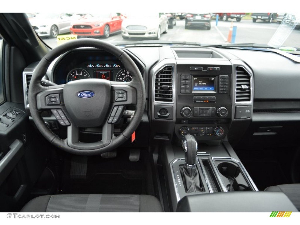 2015 Ford F150 XLT SuperCrew Black Dashboard Photo #104506764