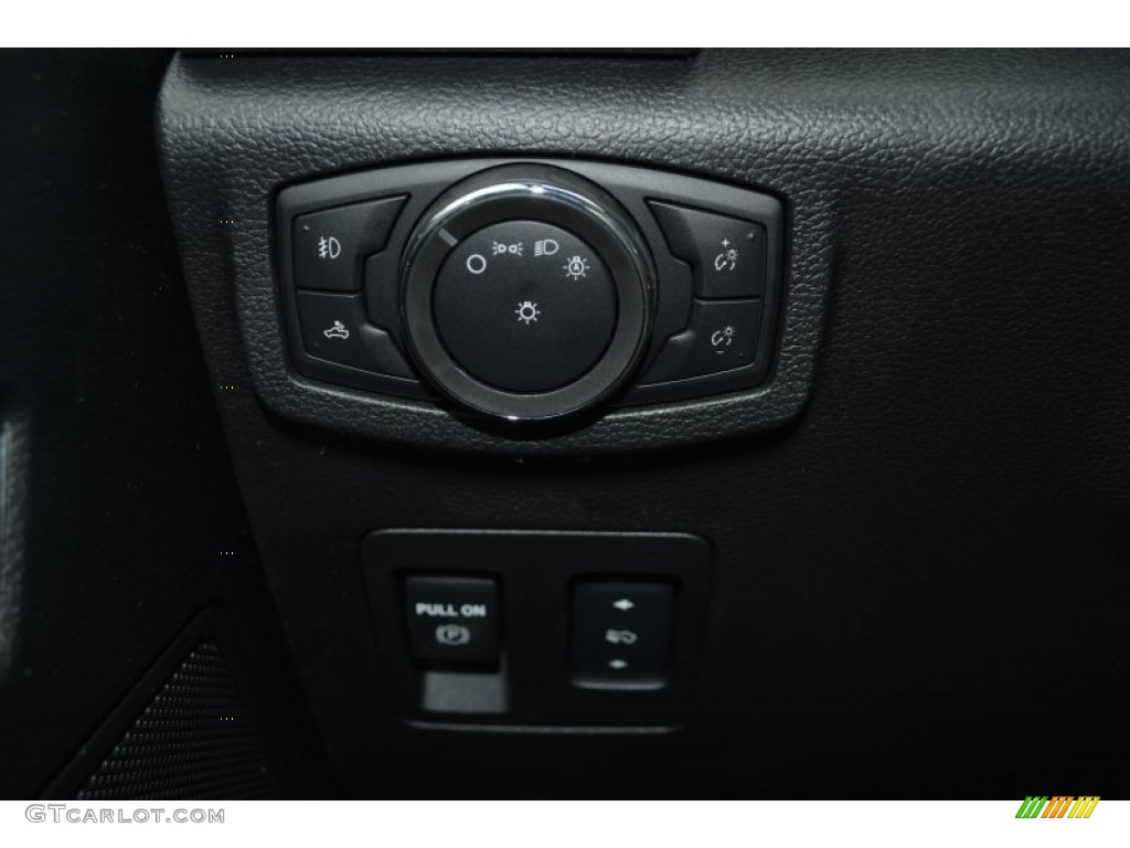 2015 Ford F150 XLT SuperCrew Controls Photos