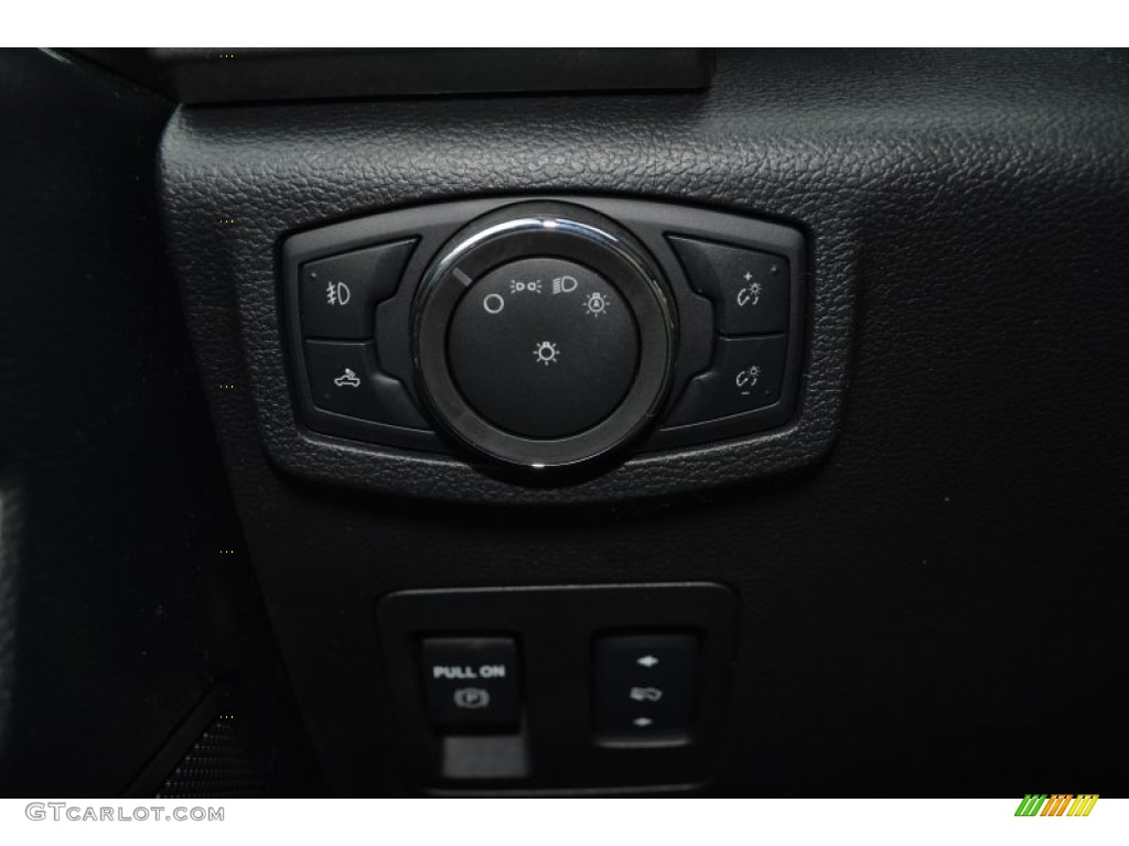 2015 F150 XLT SuperCrew - Race Red / Black photo #21