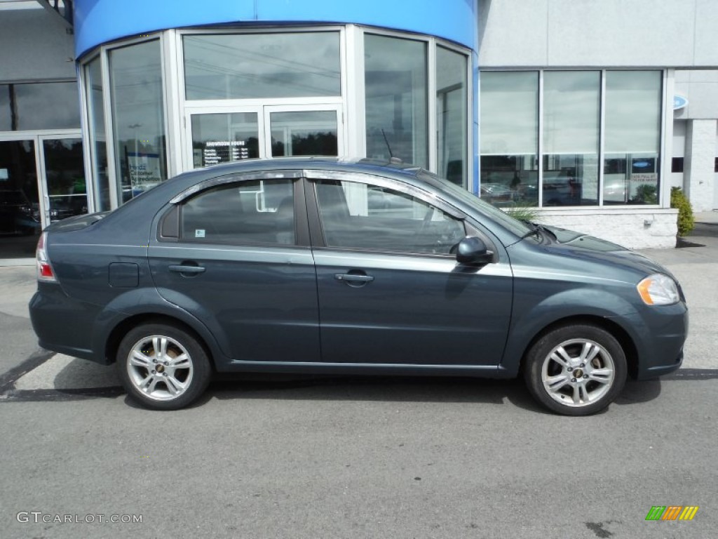 2011 Aveo LT Sedan - Wintergreen / Charcoal photo #2