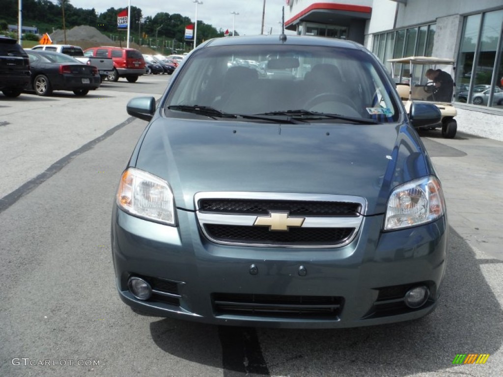 2011 Aveo LT Sedan - Wintergreen / Charcoal photo #4