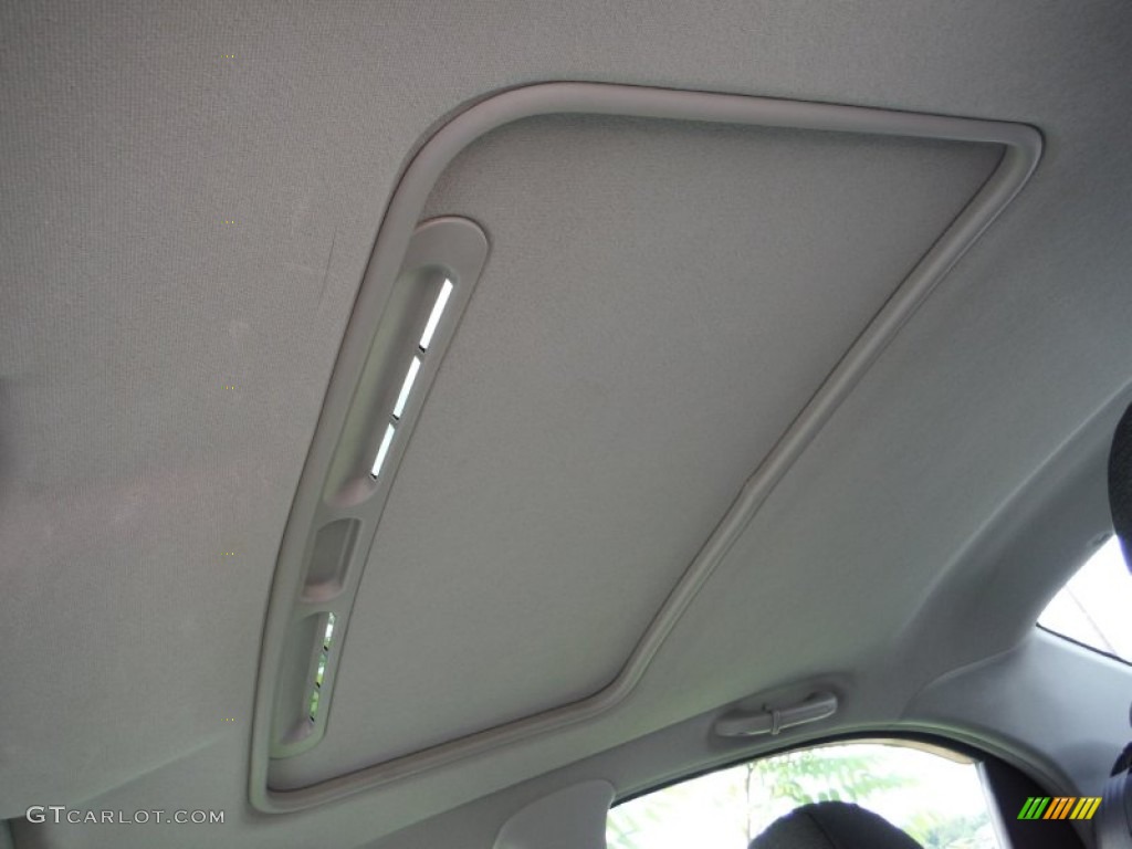 2011 Aveo LT Sedan - Wintergreen / Charcoal photo #16