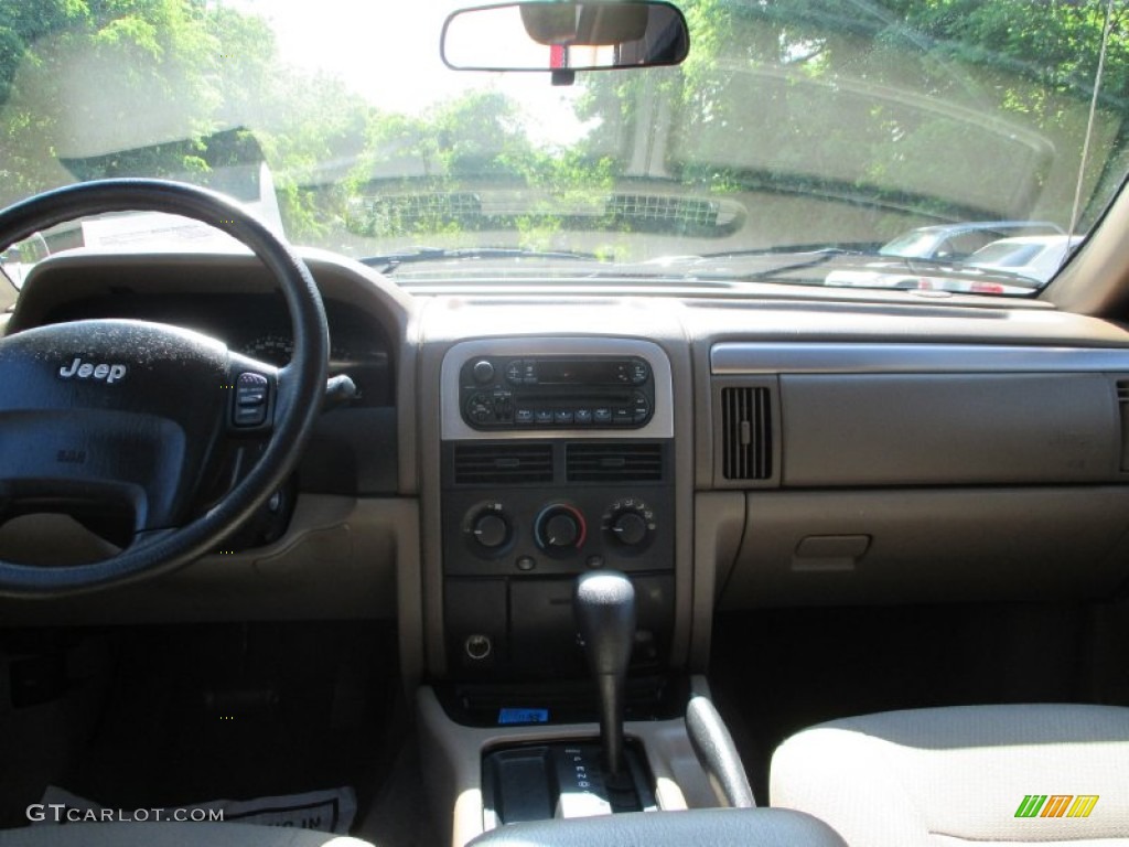 2002 Grand Cherokee Laredo - Dark Garnet Red Pearlcoat / Sandstone photo #10