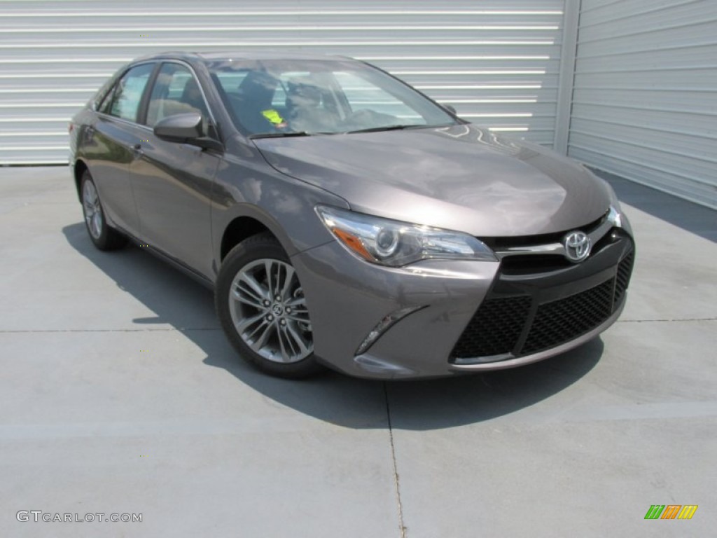2015 Camry SE - Predawn Gray Mica / Black photo #2