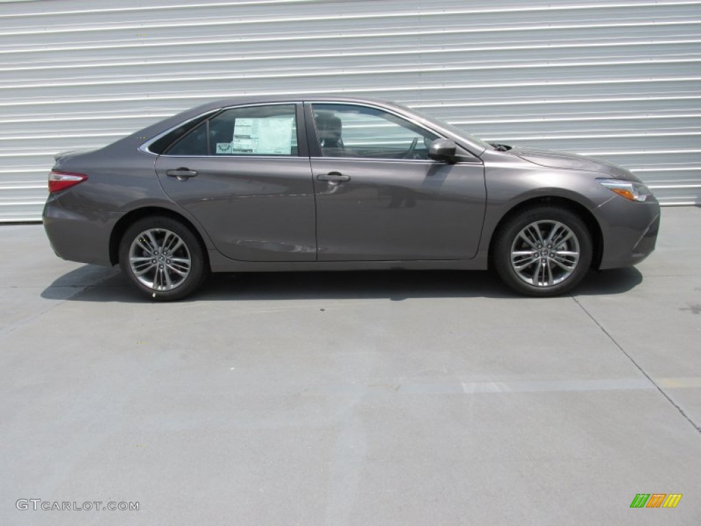 2015 Camry SE - Predawn Gray Mica / Black photo #3