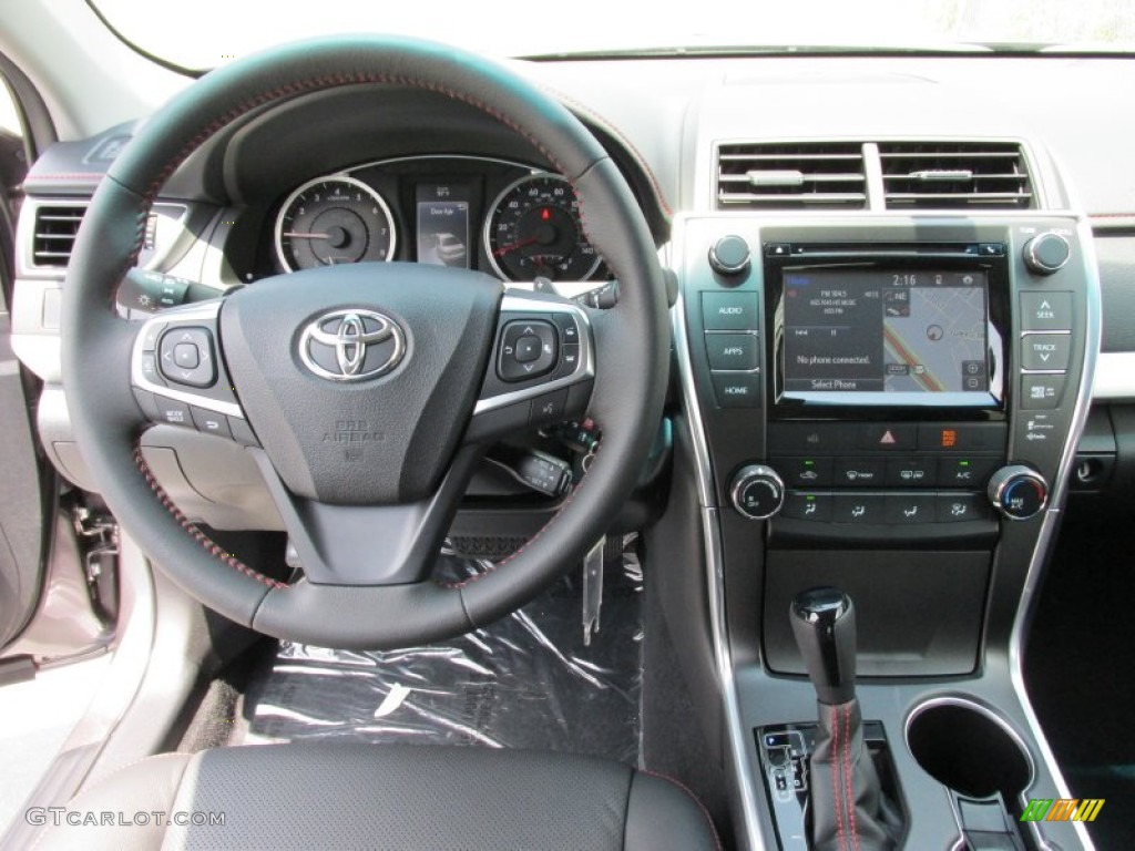 2015 Camry SE - Predawn Gray Mica / Black photo #23
