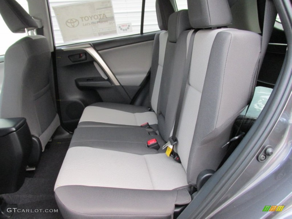 2015 RAV4 LE - Magnetic Gray Metallic / Ash photo #18