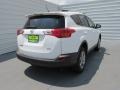 Super White - RAV4 XLE Photo No. 4