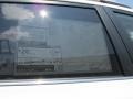 Super White - RAV4 XLE Photo No. 34