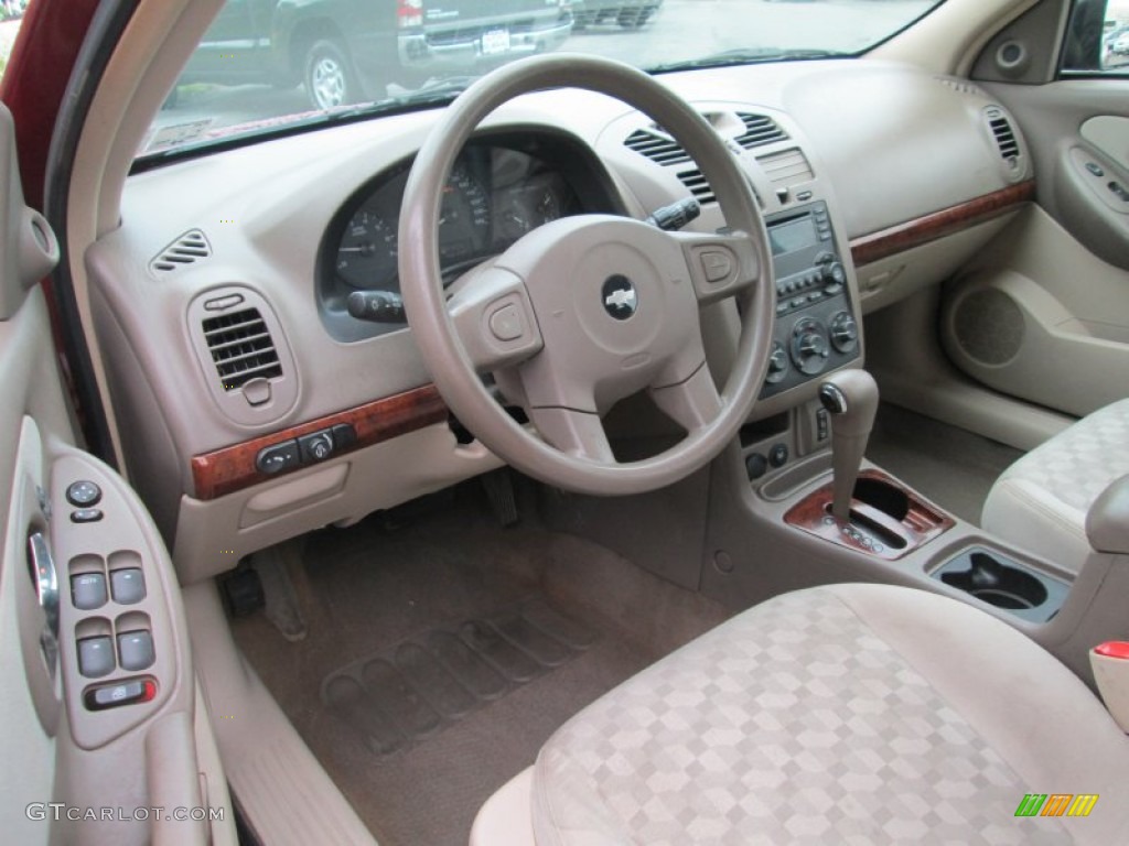 2005 Malibu Maxx LS Wagon - Sport Red Metallic / Neutral Beige photo #10