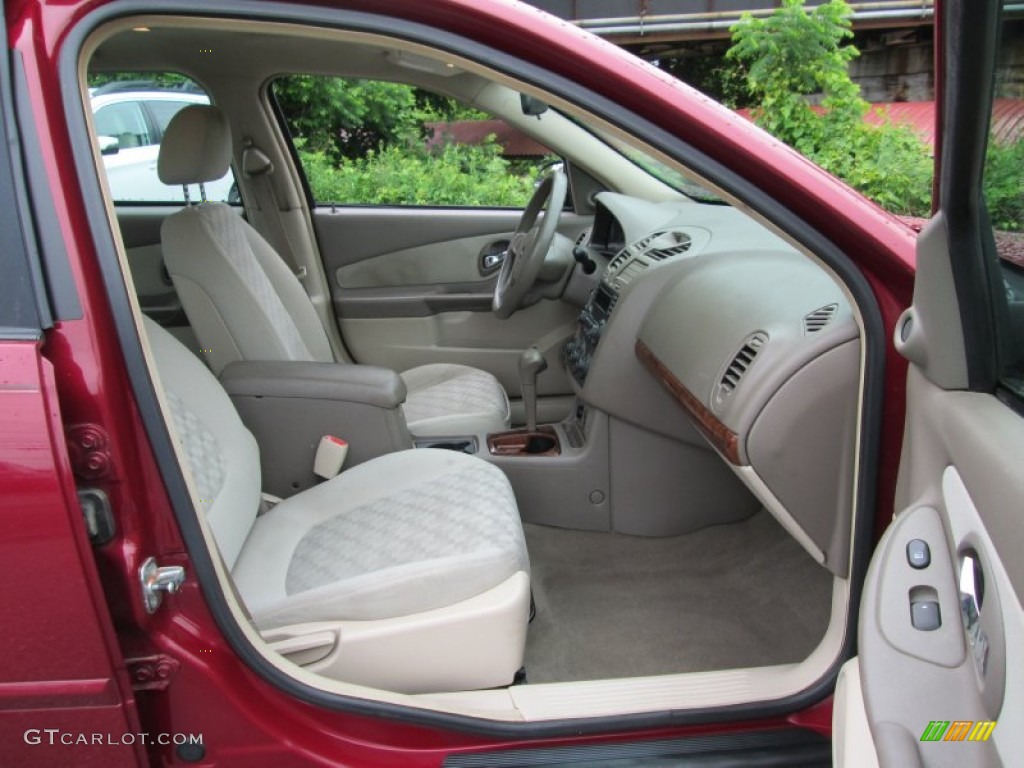 2005 Malibu Maxx LS Wagon - Sport Red Metallic / Neutral Beige photo #17