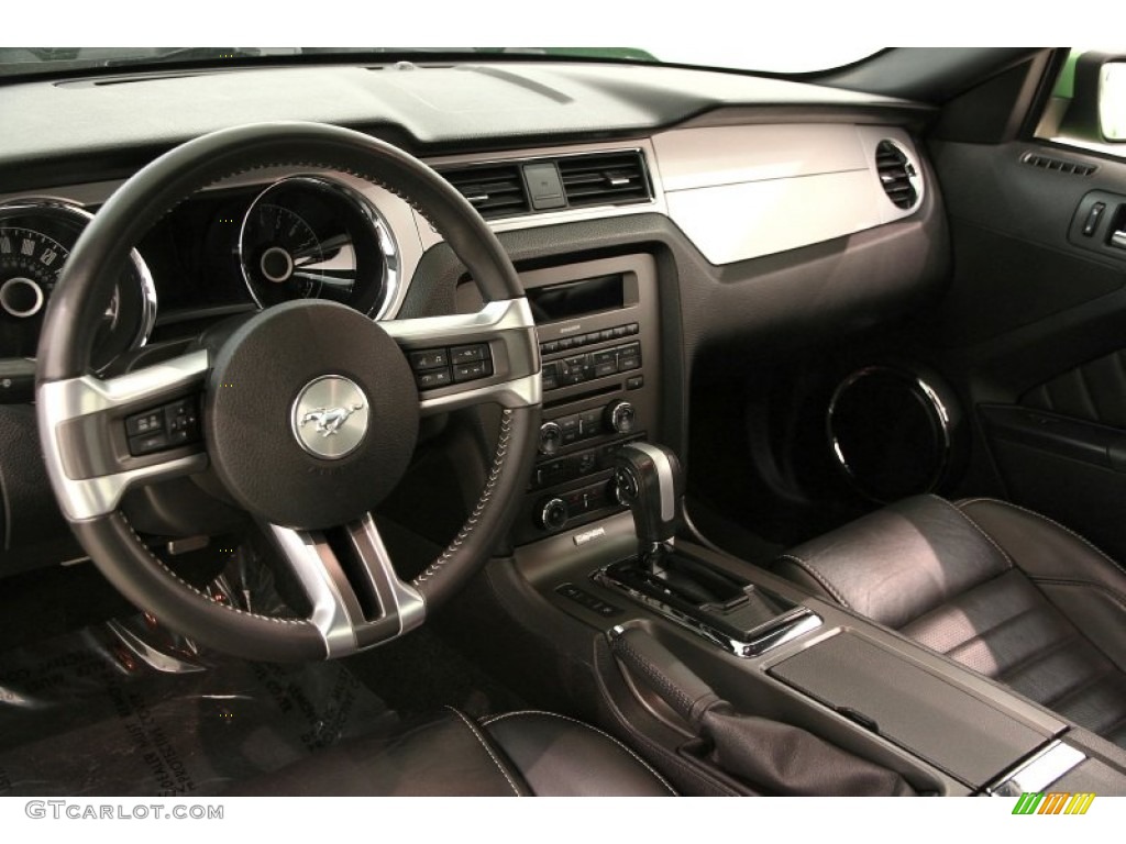 2014 Ford Mustang V6 Mustang Club of America Edition Coupe Dashboard Photos