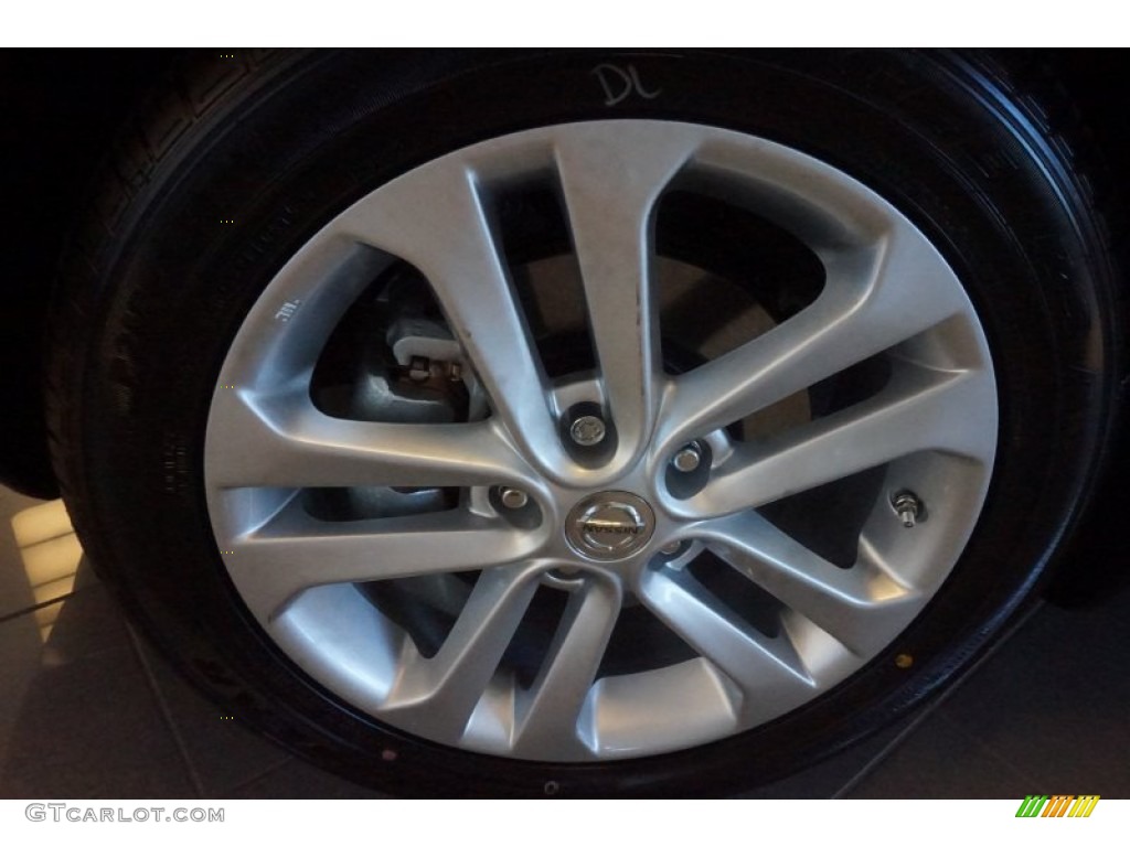 2015 Nissan Juke SL Wheel Photos