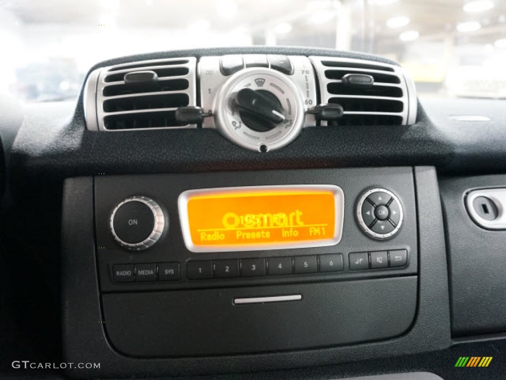 2012 fortwo pure coupe - Crystal White / Plain Black photo #16