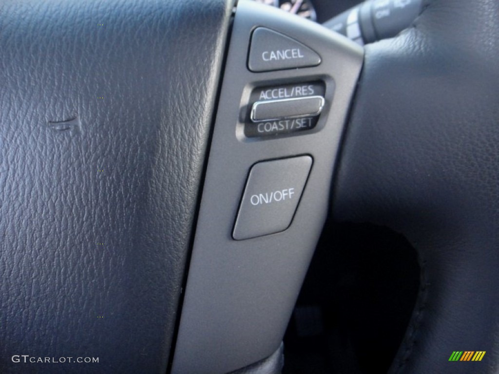 2011 Infiniti QX 56 4WD Controls Photos