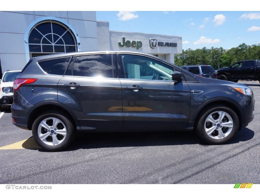 2015 Escape SE - Magnetic Metallic / Medium Light Stone photo #8