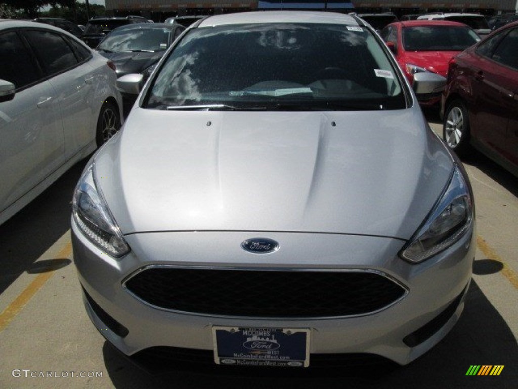 2015 Focus SE Sedan - Ingot Silver Metallic / Charcoal Black photo #6