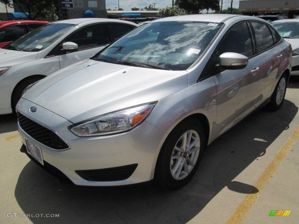 2015 Focus SE Sedan - Ingot Silver Metallic / Charcoal Black photo #7