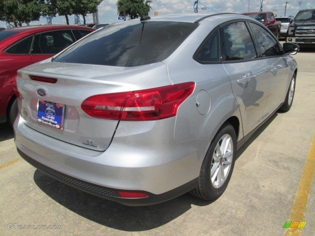 2015 Focus SE Sedan - Ingot Silver Metallic / Charcoal Black photo #11