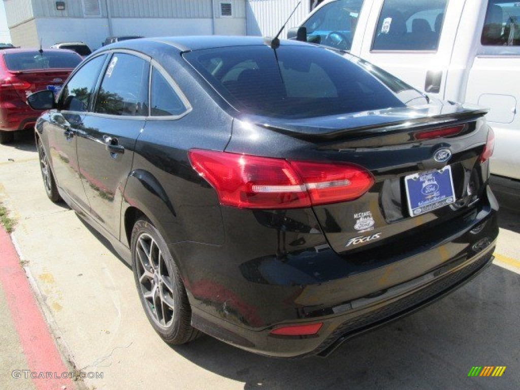 2015 Focus SE Sedan - Tuxedo Black Metallic / Charcoal Black photo #11