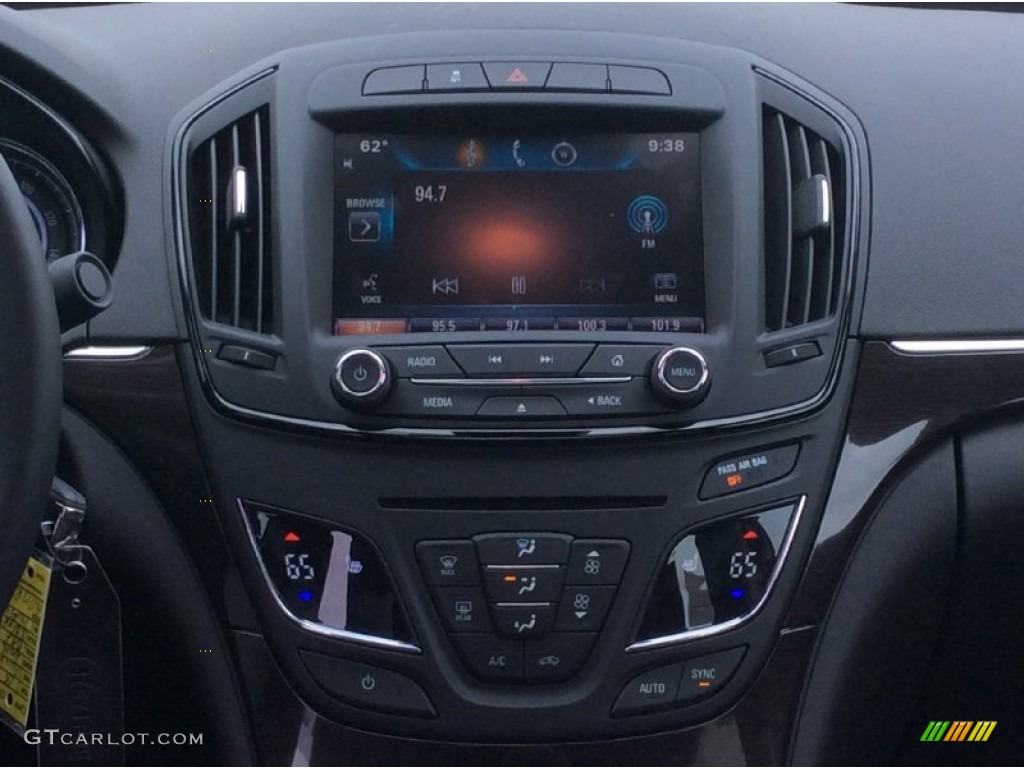 2015 Buick Regal AWD Controls Photo #104555773