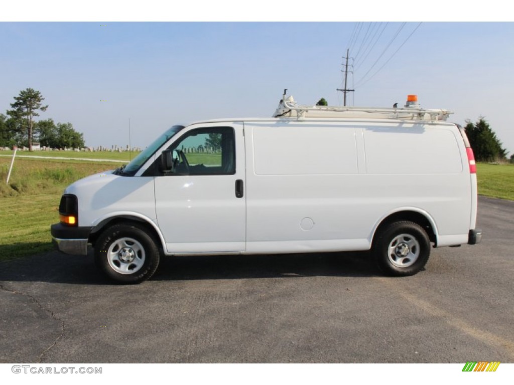 2007 Express 1500 Cargo Van - Summit White / Medium Pewter photo #2