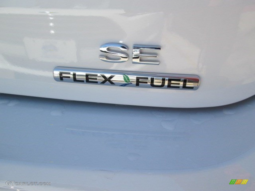 2015 Focus SE Sedan - Oxford White / Charcoal Black photo #14